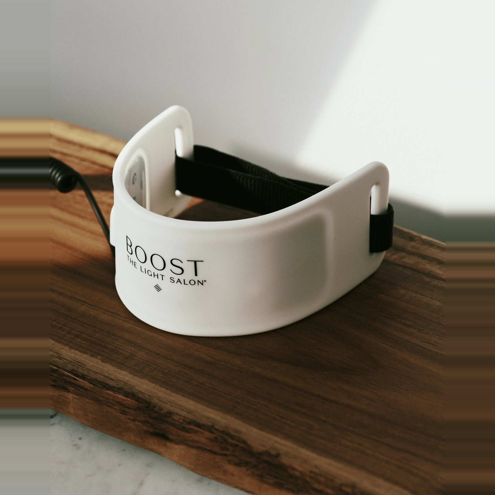 The Light Salon Boost LED Collar 2