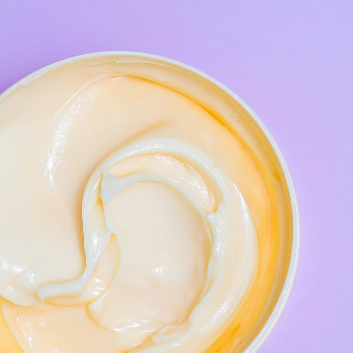 Umberto Giannini Banana Butter Leave-In-Conditioner 200ml 4