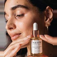 Neom Organics Great Day Glow Face Oil 4