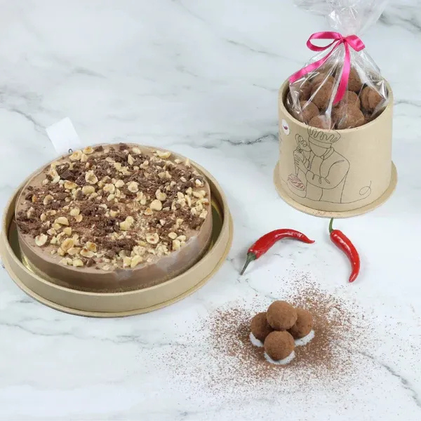 7alli Cheesecake (6 People) + Chocolate Truffles w Chili Hint (30 pcs) 2