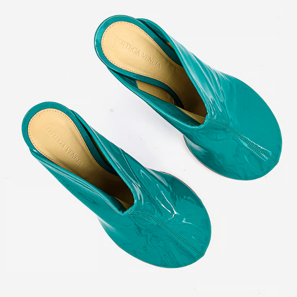 Women Supergloss Dot Pumps, Neptune 3