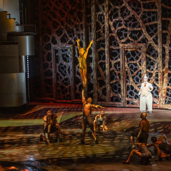 La Perle Performance & Dinner Package at World Cut 3