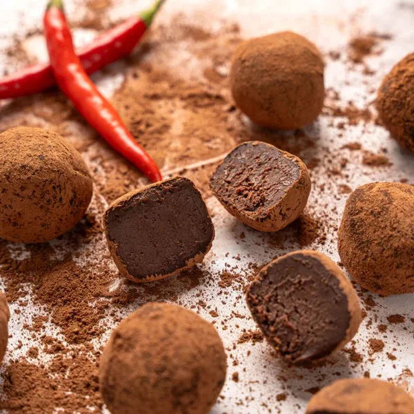 7alli Chocolate Truffles with Chili Hint (30 pcs) 4
