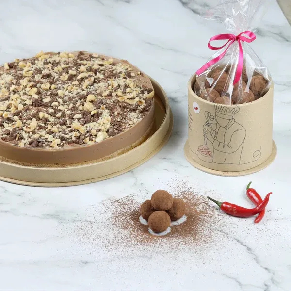 7alli Cheesecake (6 People) + Chocolate Truffles w Chili Hint (30 pcs) 3