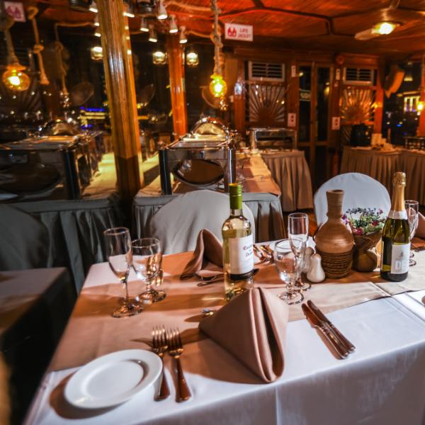 Alexandra Dhow Cruise + Full Course Buffet + Live Show (Adult Ticket) 4