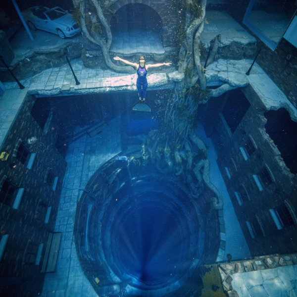 Deep Dive Dubai - Platinum Discover Scuba Experience (non-certified) 12